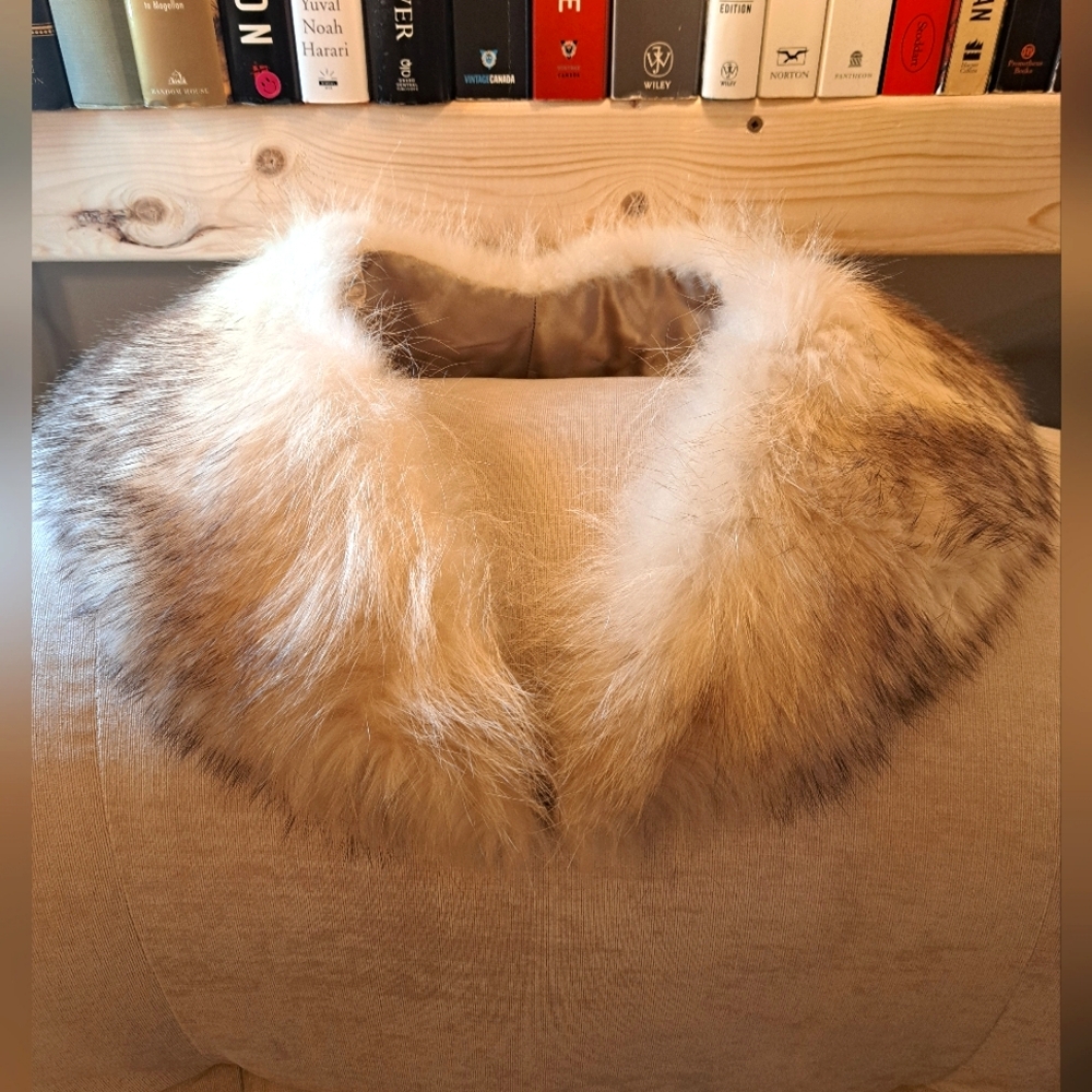 Real fur scarf shawl wrap, white fur with black tips, 40.5 inches long